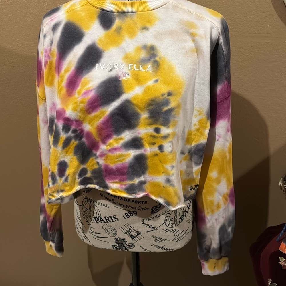 Ivory Ella small sweatshirt, half shirt tye dye